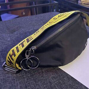 Off-White Shoulder bag Crossbody bag Fanny pack